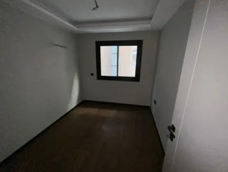 Alsancak 9 Eylül Rektörlüğünün Karşısında Cumhuriyet Bulvarı Üzerinde Sıfır Binada Kiralık İşyeri