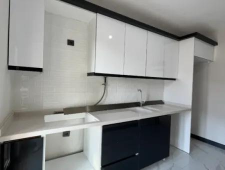 Seferihisar Toki'de 3+1 Ayrı Mutfaklı, Köşe Konumlu Kiralık Daire!