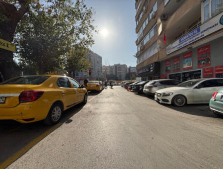 Alsancak Mahmut Esat Bozkurt Caddesi Üzerinde 30M2 Wc'li, Otomatik Kepenkli Bölümlü Kiralık Dükkan