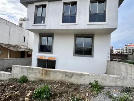 Seferihisar Gözsüzler’de Köşe Parsel 4+2 Lüks Villa!