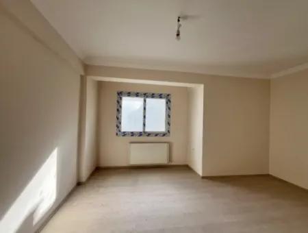 Seferihisar Stadyumu Arkasında,2+1, Ayrı Mutfaklı, Kapalı Otoparklı, 90 M² Kullanım Alanlı Satılık Daire!