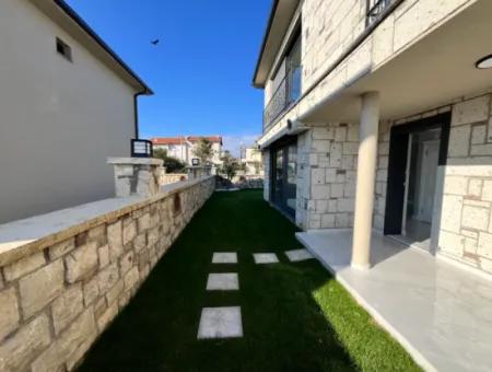 Denize Komşu Taş Villa İle Hayallerinizi Gerçekleştirin