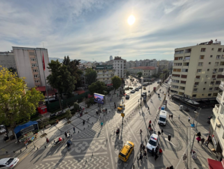 Alsancak’ta Sevinç Pastanesine Komşu Köşe Konumda Prestijli İşyeri!