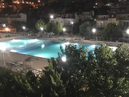 Seferihisar Akarca Mahallesinde Satılık Müstakil Villa