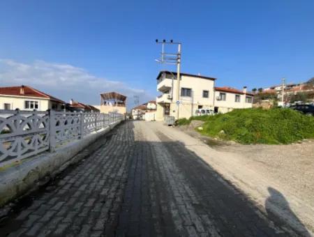 Seferihisar Ulamış’ta Huzurlu Köy Evi – Doğayla İç İçe Bir Yaşam