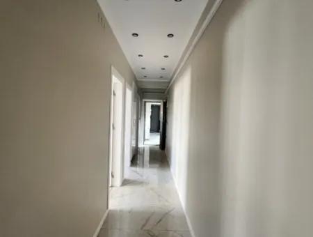 Seferihisar Camikebir Mahallesinde, Korkmaz Kent Sitesi’nde 2+1, Havuz Cepheli, 75M² Ferah Daire!