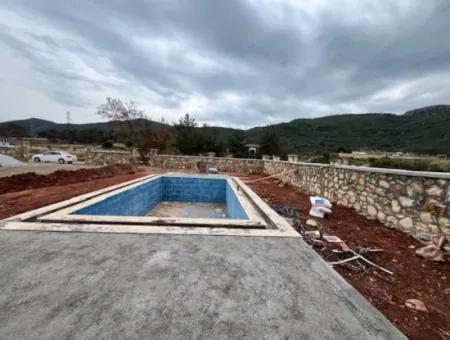 Seferihisar Kavakdere'de Malikane Satılık Villa
