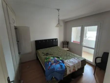 Alsancak Mahmut Eshat Caddesinde Mobilyalı Full Eşyalı Satılık  Daire