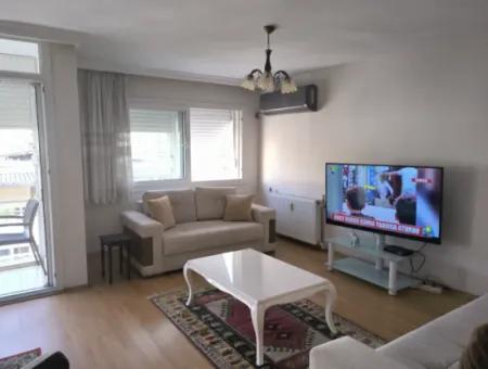 Alsancak Mahmut Eshat Caddesinde Mobilyalı Full Eşyalı Satılık  Daire