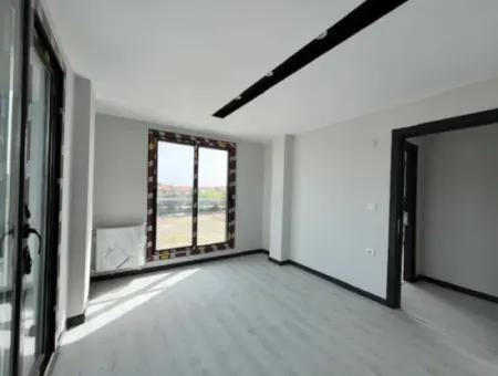 Seferihisar Akaca'da Denize 50M 4+1, 180M2 Satılık Sıfır Havuzlu Villa