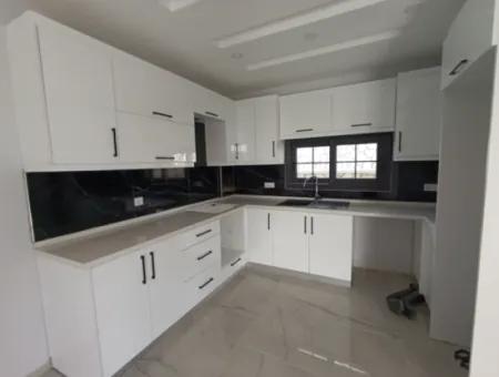 Seferihisar Elmastaş'ta 3+1, 160M2 Denize 450M2, Köşe Parsel Villa