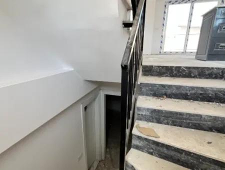 Seferihisar Çevrekent'te 5+1, 180M2 Sıfır Villa