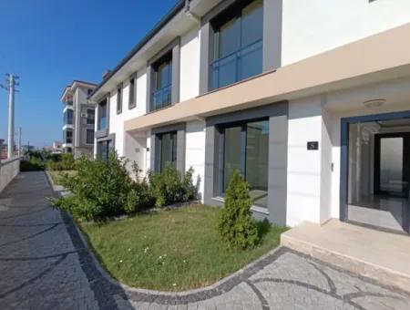 Seferihisar Gözsüzler'de 4+1, 180M2 Site İçerisinde Sıfır Villa