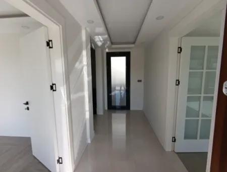 Seferihisar Gözsüzler'de 4+1, 180M2 Site İçerisinde Sıfır Villa