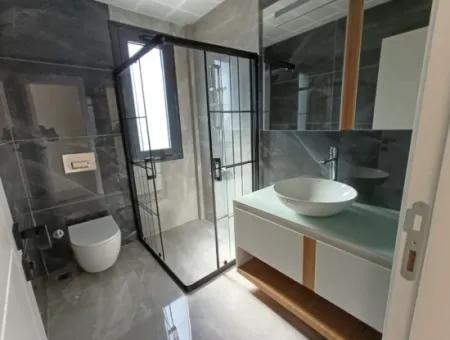 Seferihisar  Gözsüzler'de 4+1 , 180M2 Sıfır Kiralık Villa