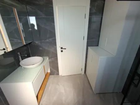 Seferihisar  Gözsüzler'de 4+1 , 180M2 Sıfır Kiralık Villa