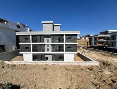 Bahçeşehir'e Komşu Villa İmarlı Arsa