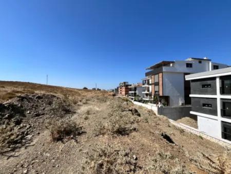 Bahçeşehir'e Komşu Villa İmarlı Arsa