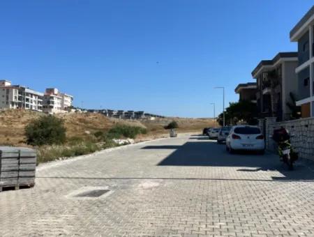 Bahçeşehir'e Komşu Villa İmarlı Arsa