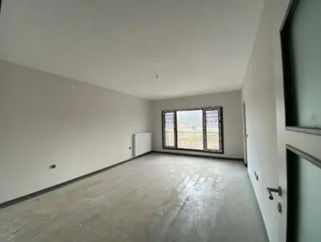 Seferihisar Camikebir Toki'de, 3+1 Masrafsız Son Kat Kiralık Daire